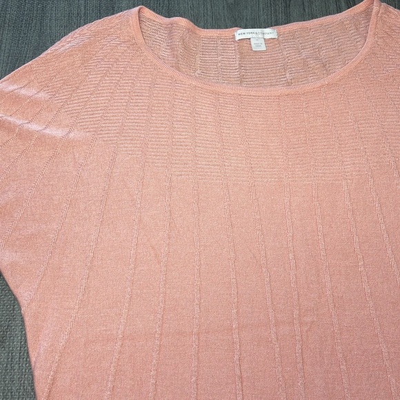New York & Company Salmon Pink Short Sleeved Light Sweater - Womens Size M - Picture 3 of 7